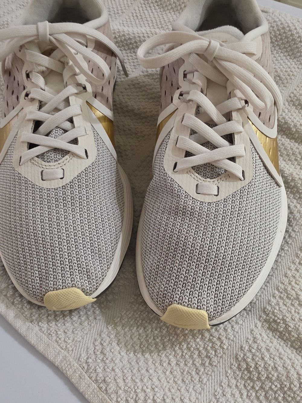 Women's Nike ZOOM Women's Running Sneakers in Cream with Gold Accents